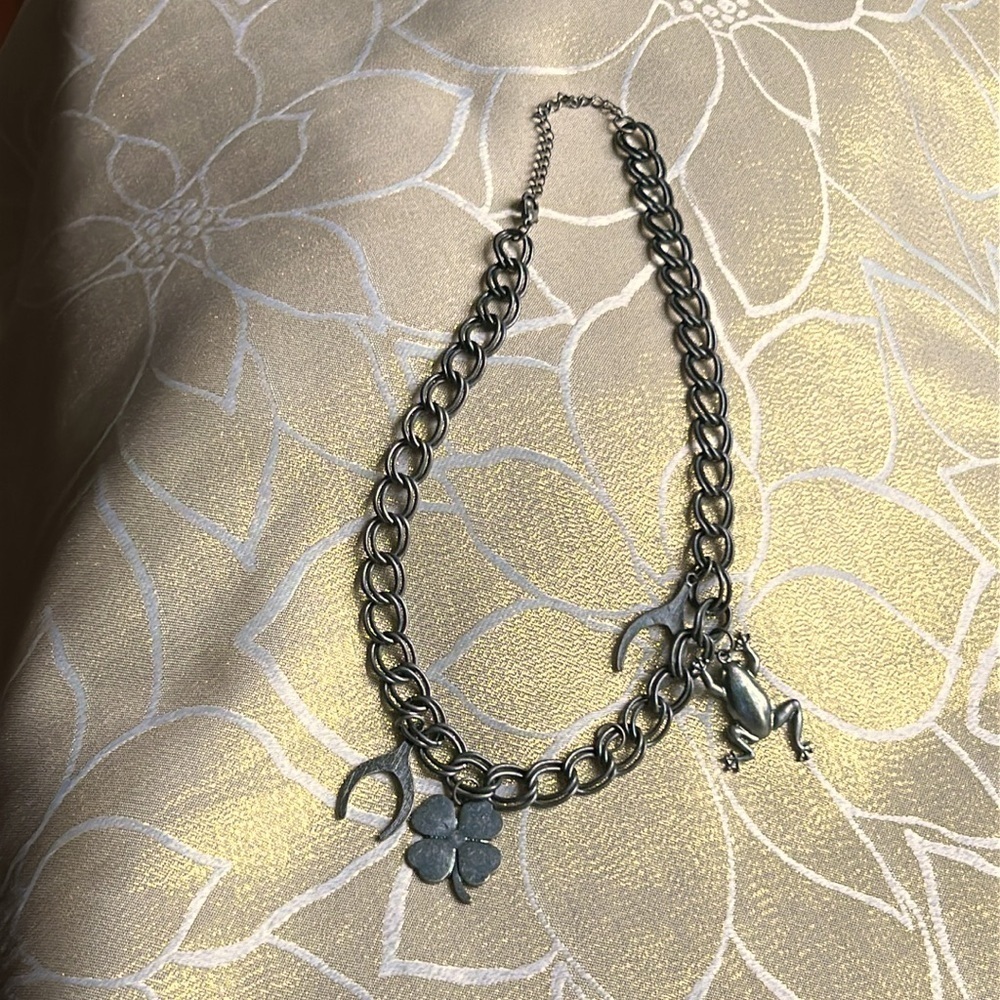 VINTAGE Silver Tone Charm Necklace Wishbones Four Leaf Clover Frog